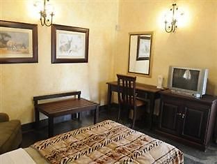 The Big Five Lodge Габороне Экстерьер фото